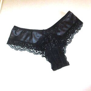 Victorias Secret Very Sexy Faux Leather Cheeky Panty XS Lace Back Black Rare